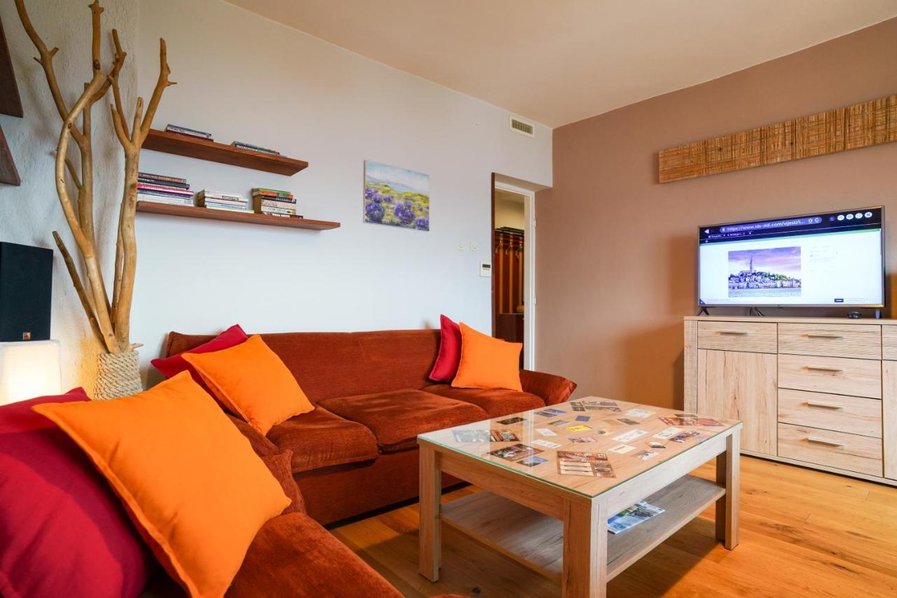 Margerita Apartment & Studio Ровінь Екстер'єр фото