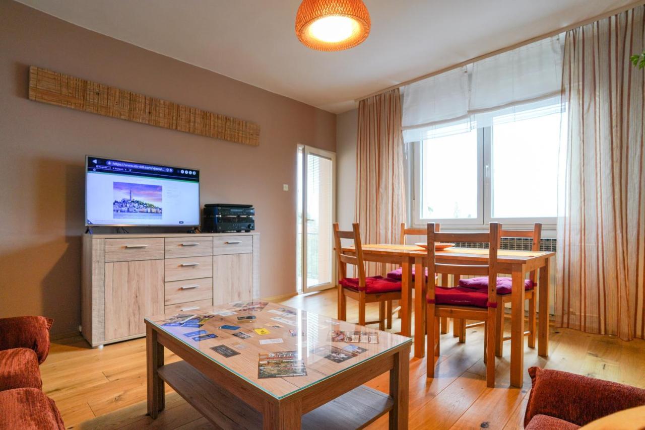 Margerita Apartment & Studio Ровінь Екстер'єр фото