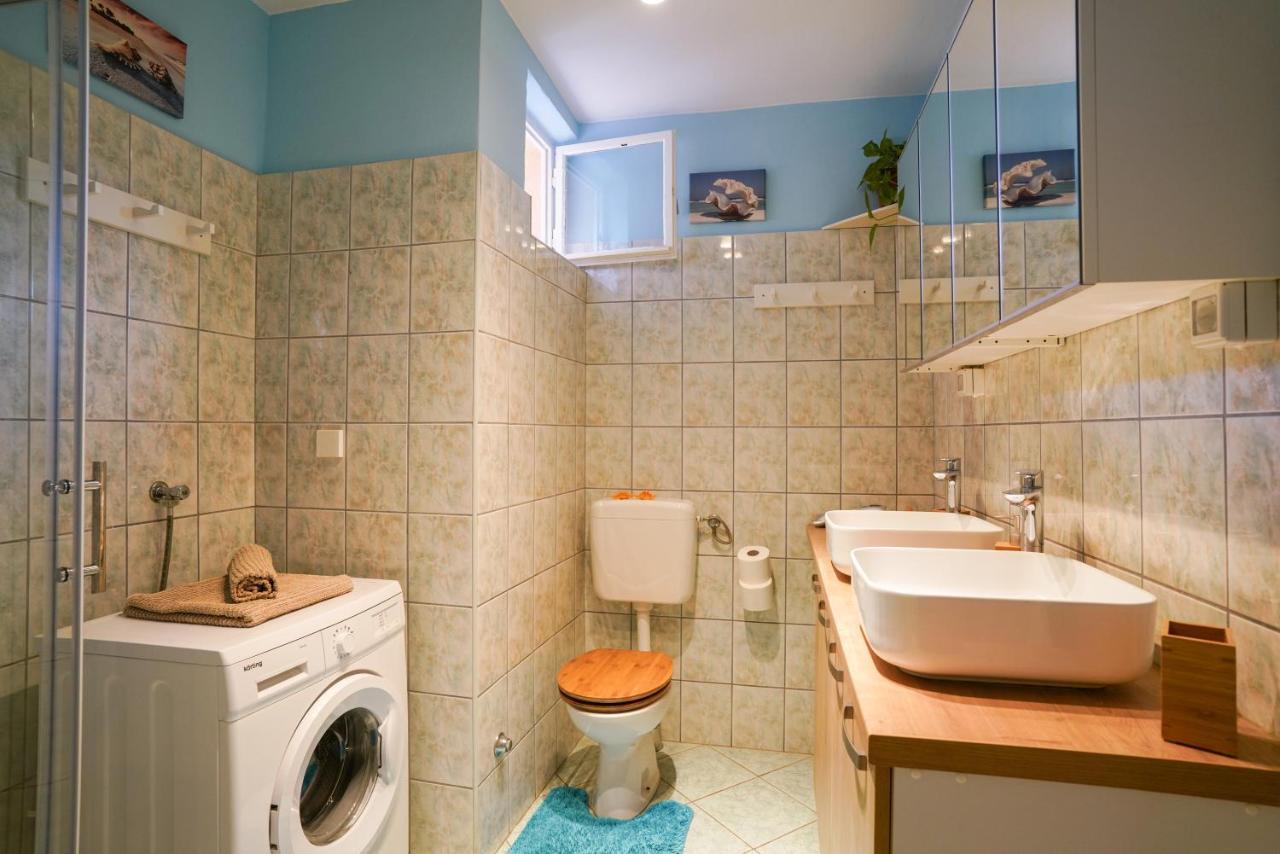 Margerita Apartment & Studio Ровінь Екстер'єр фото