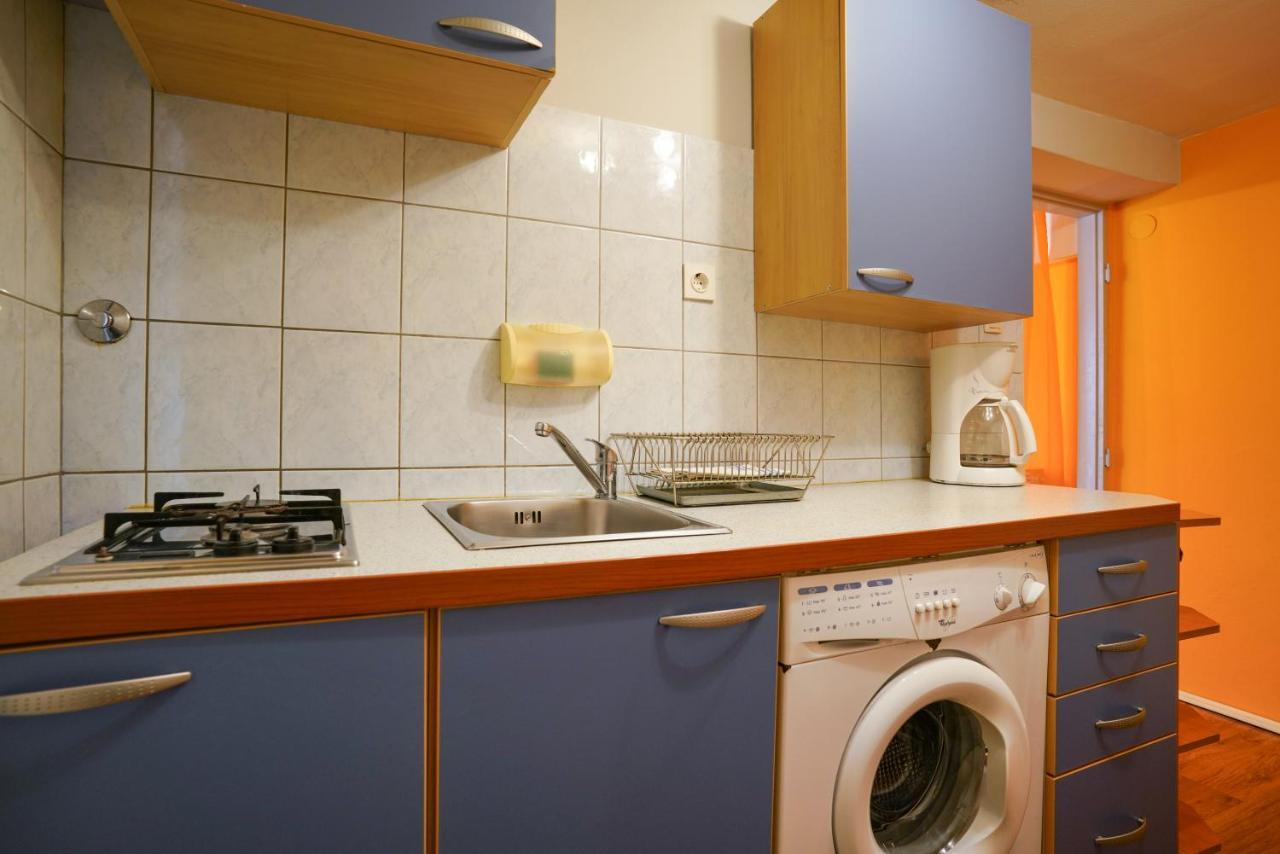 Margerita Apartment & Studio Ровінь Екстер'єр фото