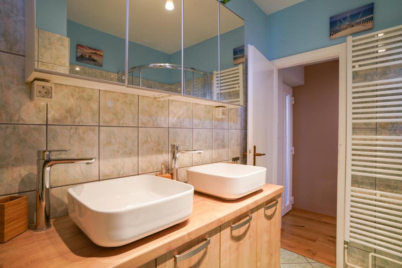 Margerita Apartment & Studio Ровінь Екстер'єр фото