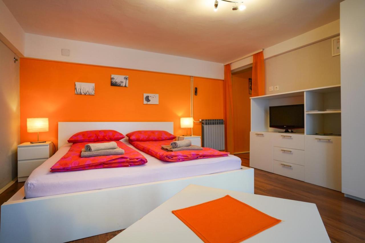 Margerita Apartment & Studio Ровінь Екстер'єр фото